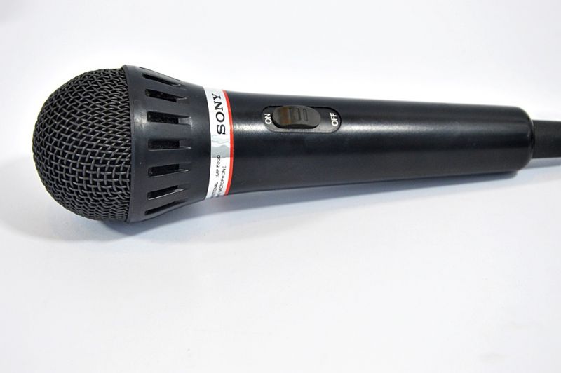 Sony F-V9 Uni-Directional Dynamic Vocal Wired Microphone