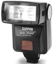 SUNPAK 035M 35mm Electronic Thyristor Auto Flash with 35-85mm Zoom
