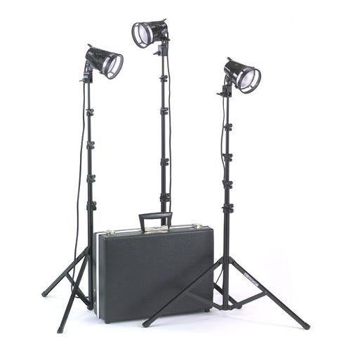 Smith-Victor K2RA 3 700SG Quartz Light, 1800-Watt Location Kit with 650 Attache Carrying Case.