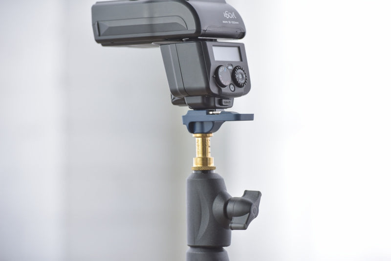 Frio V2 Universal Locking Cold Shoe Mount