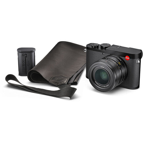 Leica Q2 Digital Camera Traveler Kit